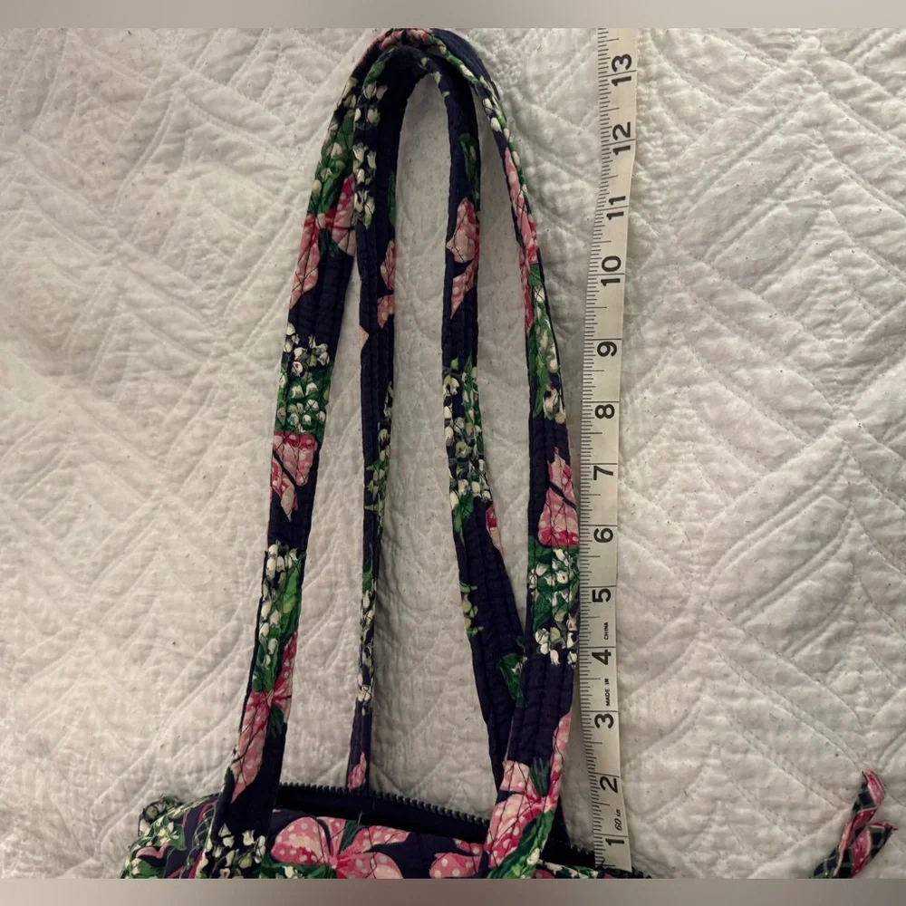 Vera Bradley purse Lilly of the valley with bows - Picture 6 of 11